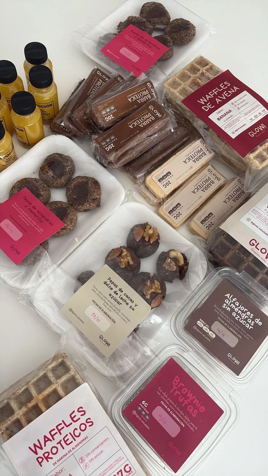 Selección de barras, waffles y bocados saludables de Glowi