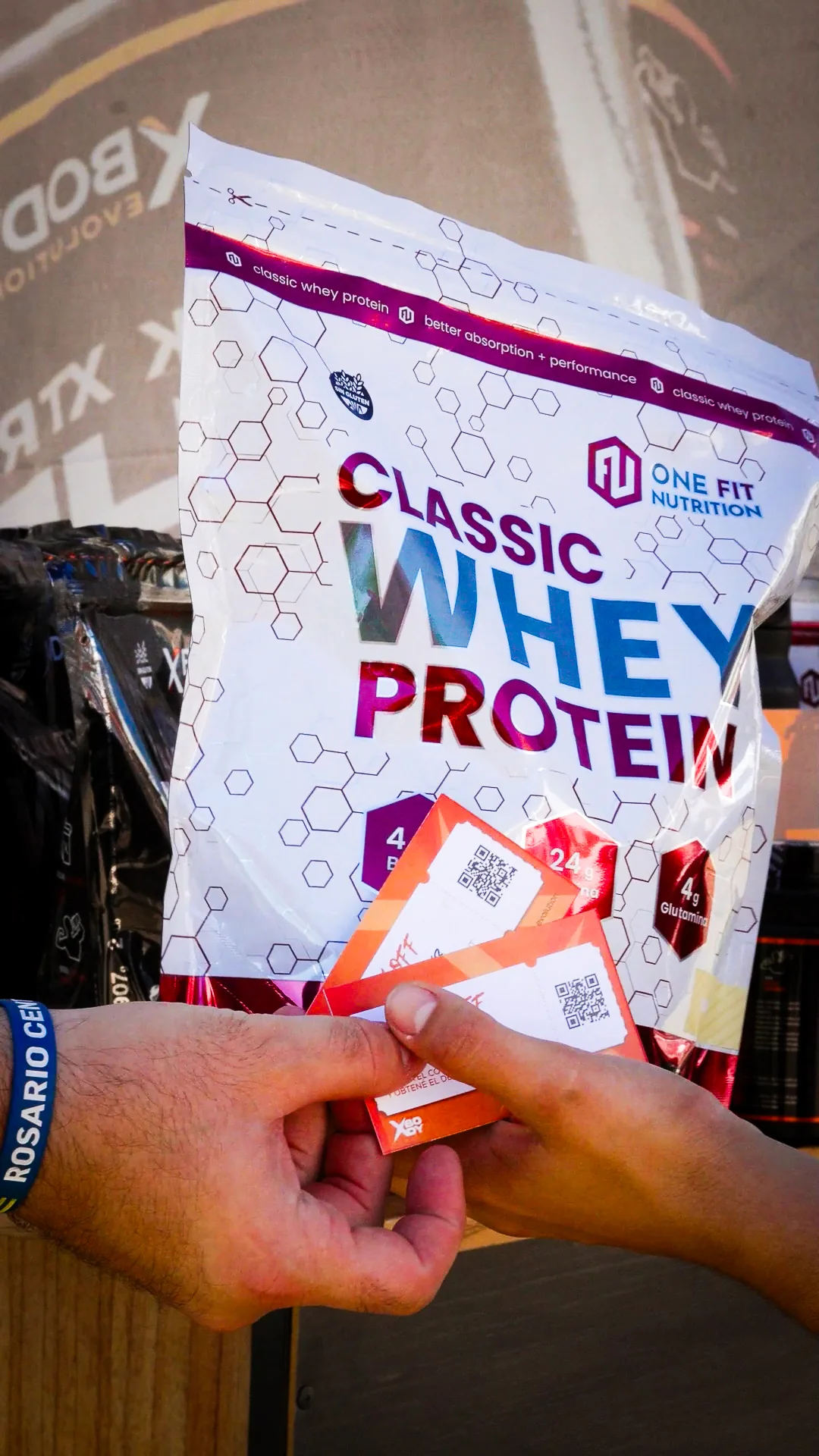 Muestras entregadas mano a mano en el puesto de Xbody Evolution